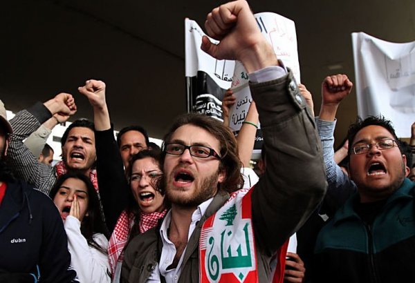 Профсоюзы Ливана объявили всеобщую забастовку в поддержку демонстрантов в Бейруте